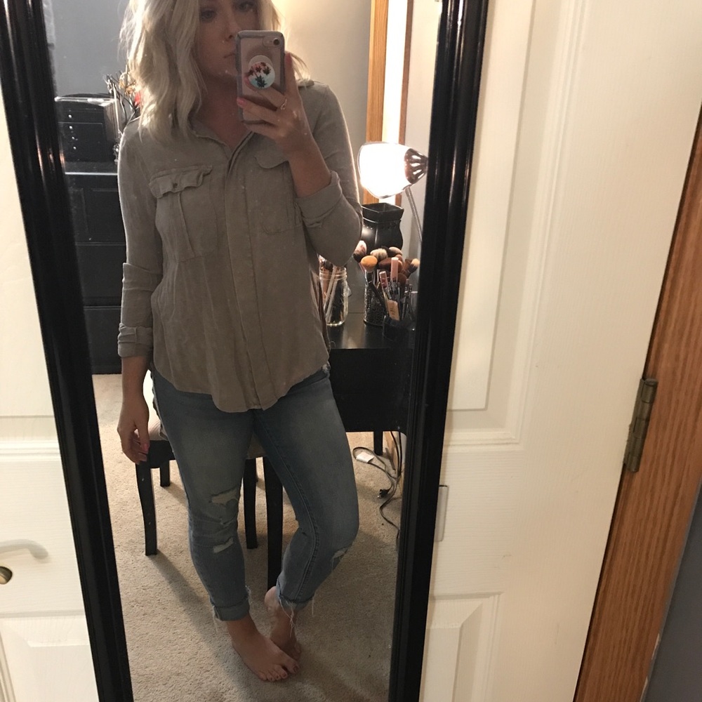 Long sleeve high-low flyaway